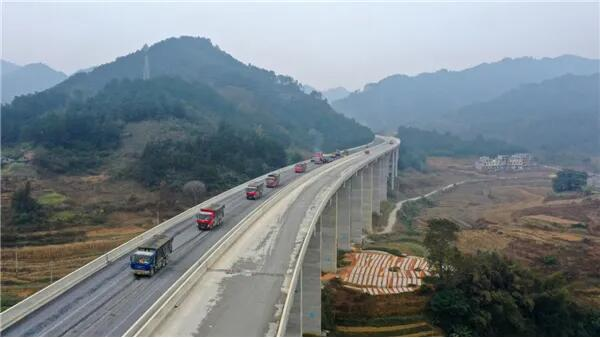 热烈庆祝同鑫科技签约广西天峨至北海公路（巴马至平果段）项目监控、通信、收费综合系