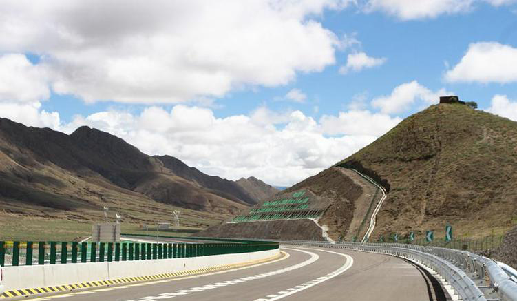 热烈庆祝同鑫科技签约西藏国道318线日喀则机场至日喀则公路新改建工程